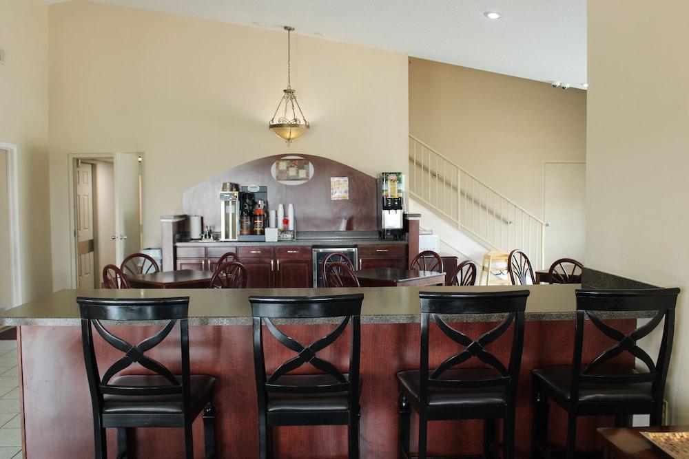 Boarders Inn & Suites photo 18