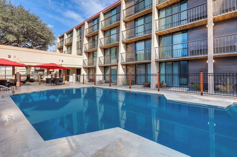 Ramada by Wyndham Austin South photo 33
