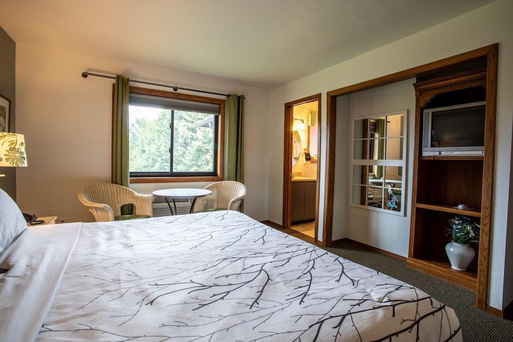 Open Hearth Lodge photo 17