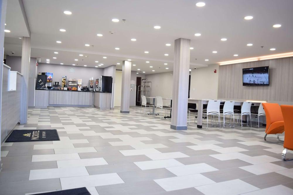 Microtel Inn & Suites by Wyndham Raleigh photo 2