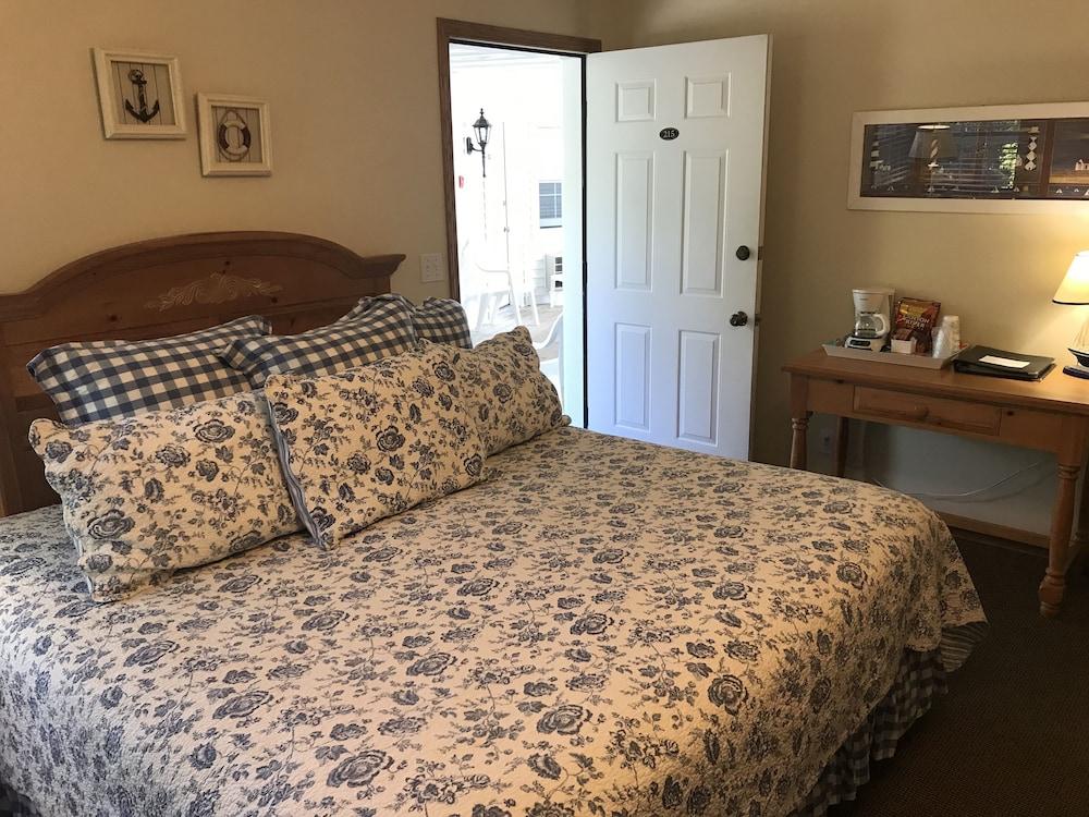 Bay Breeze Resort photo 15