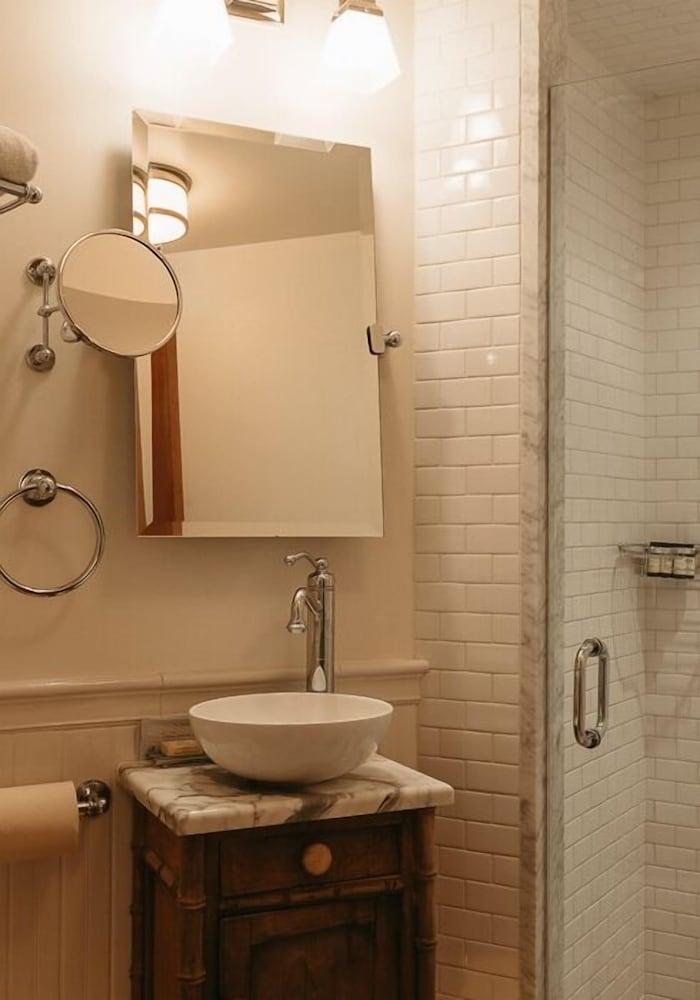Deer Mountain Inn photo 39