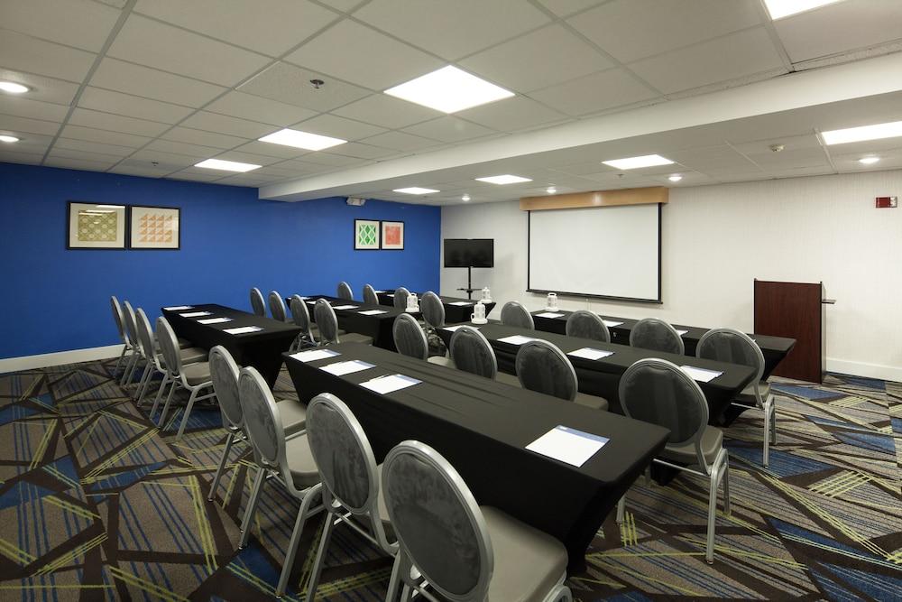 Holiday Inn Express & Suites Nashville - Brentwood I-65 by IHG photo 47