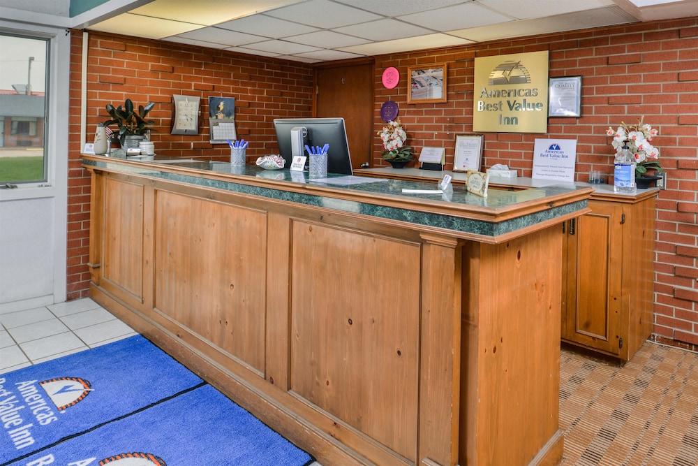Americas Best Value Inn Ellsworth photo 2