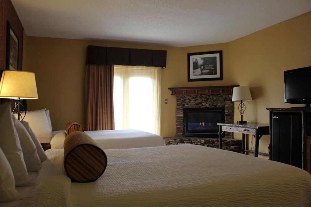 Old Creek Lodge photo 3