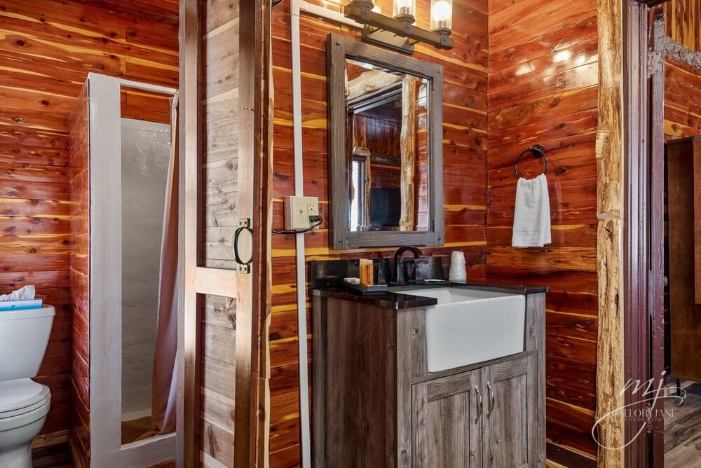 Log Cabin Inn photo 91