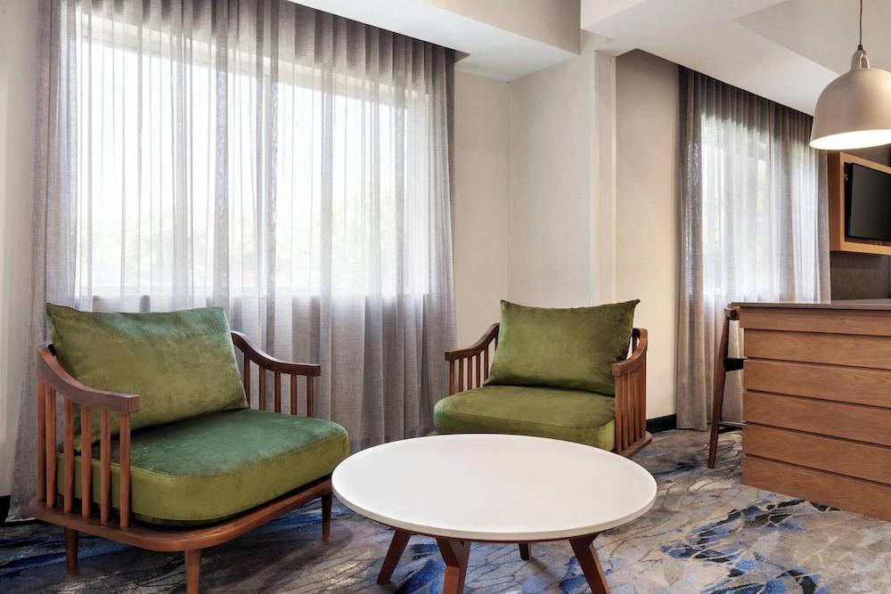 Fairfield Inn by Marriott Visalia Sequoia photo 3