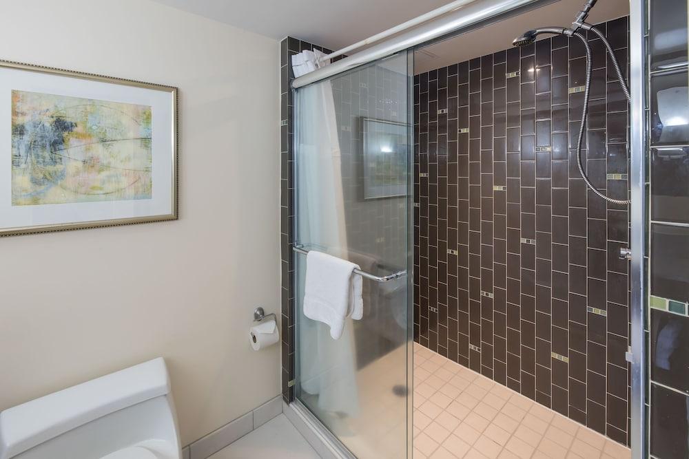 Regency on Beachwalk Waikiki by OUTRIGGER photo 2