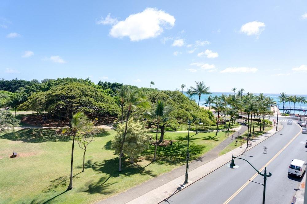Castle at Waikīkī Grand photo 45