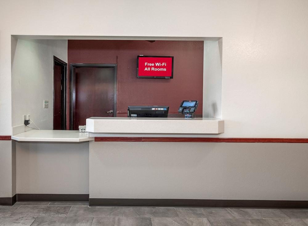 Red Roof Inn Hartselle photo 5