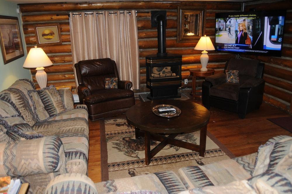 Yellowstone Motel - Adults Only photo 65