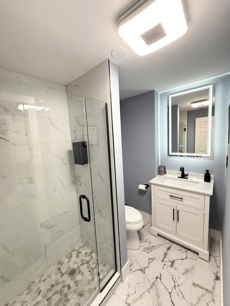 The Den Hotel photo 6