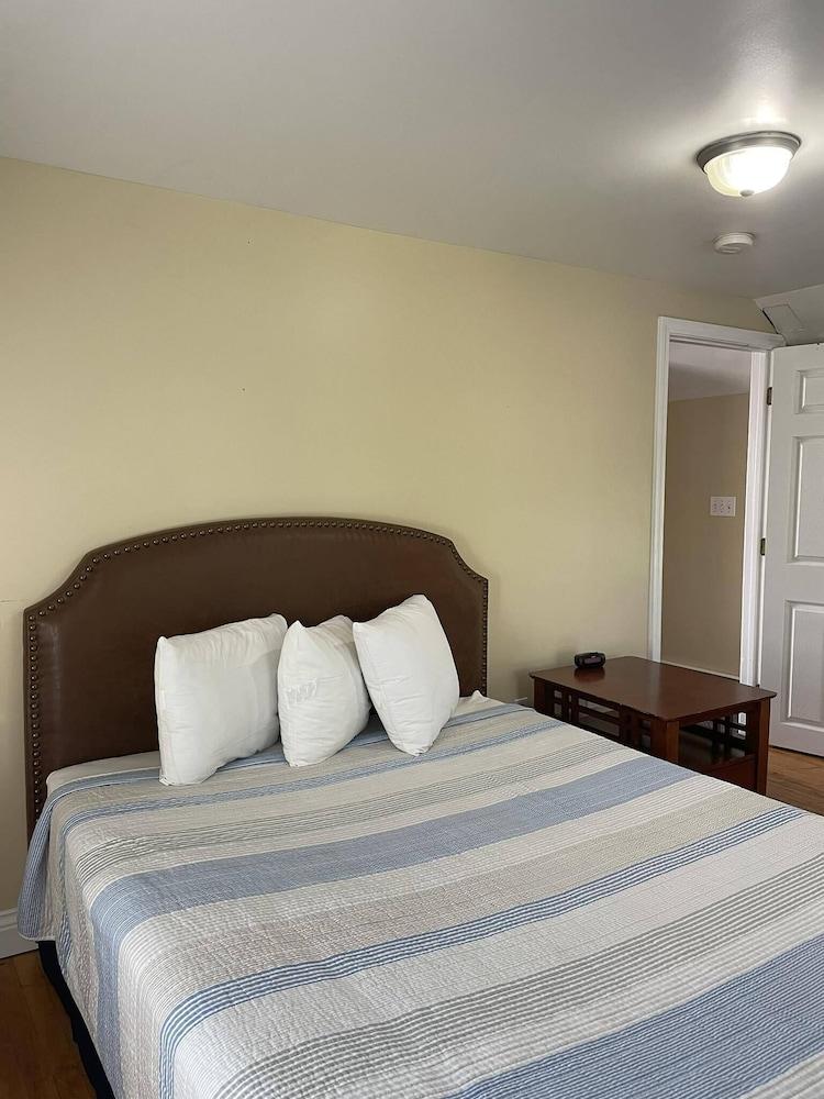 Grand Beach Inn photo 36