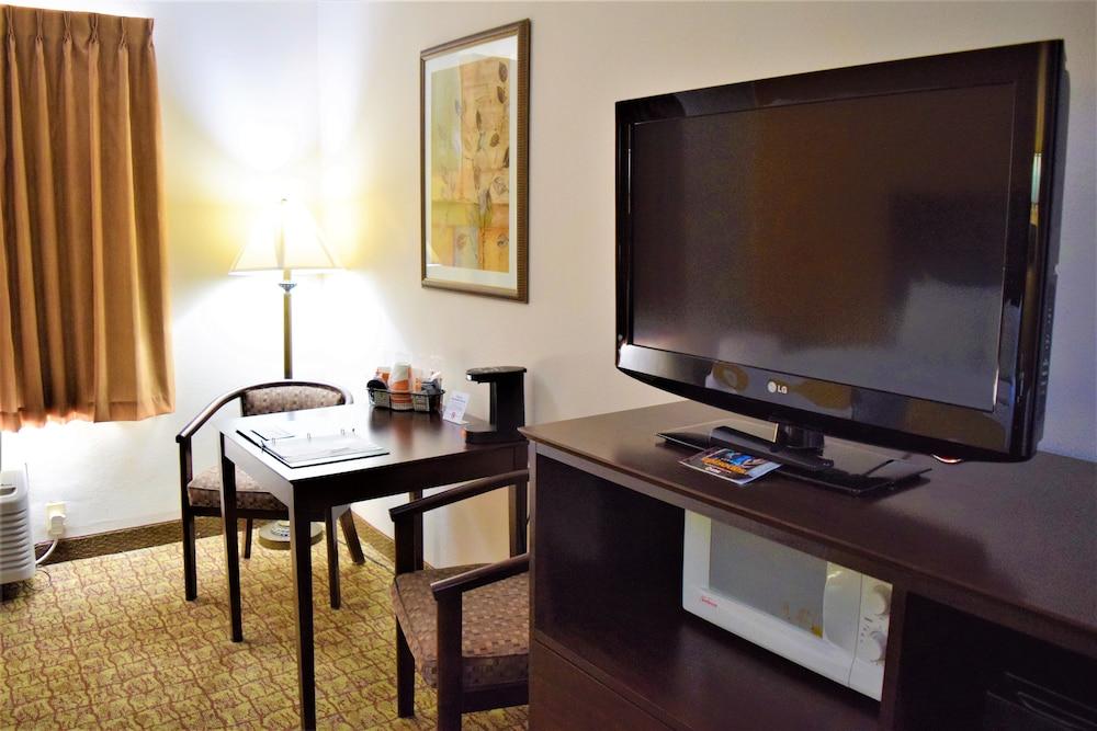 Quality Inn Conference Center at Citrus Hills photo 13