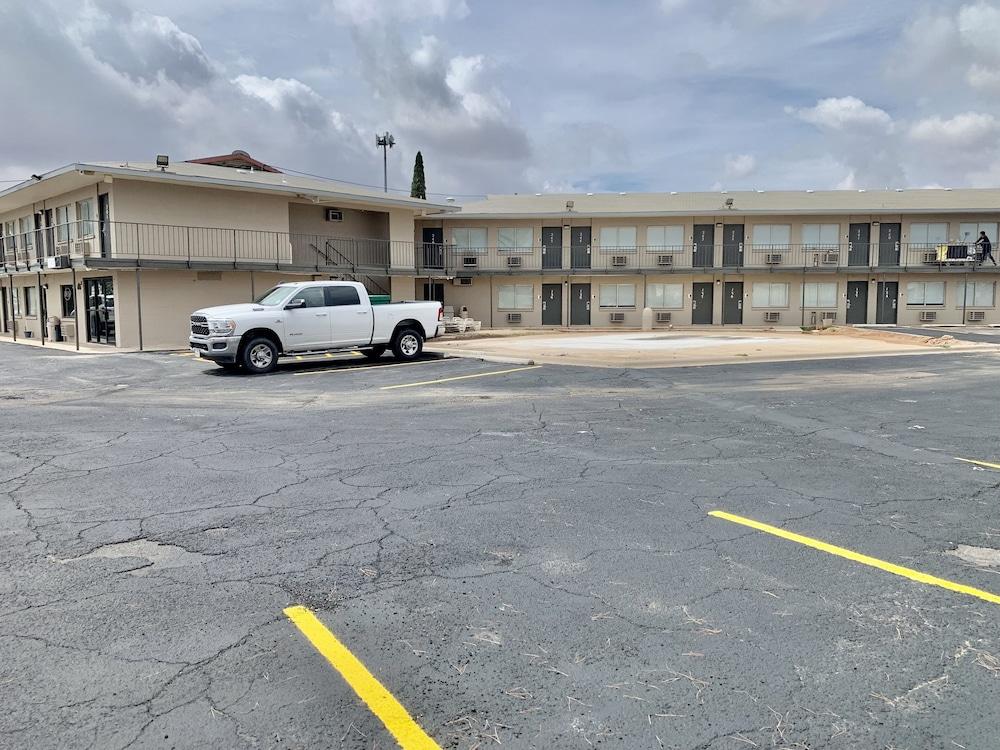 Rodeway Inn Midland South photo 46