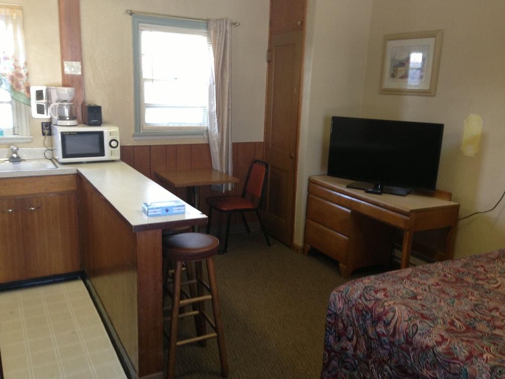 Jamestown Motel photo 4