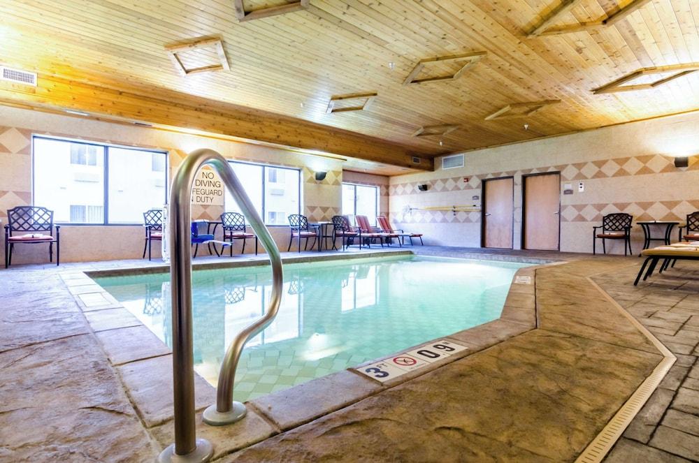 Comfort Suites Salina South photo 67