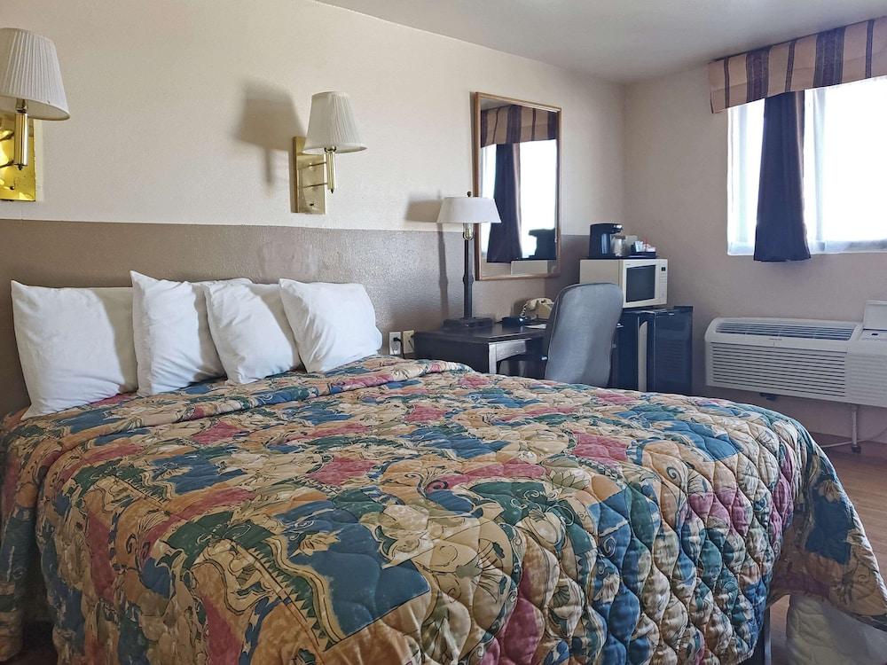 Rodeway Inn Buffalo photo 9