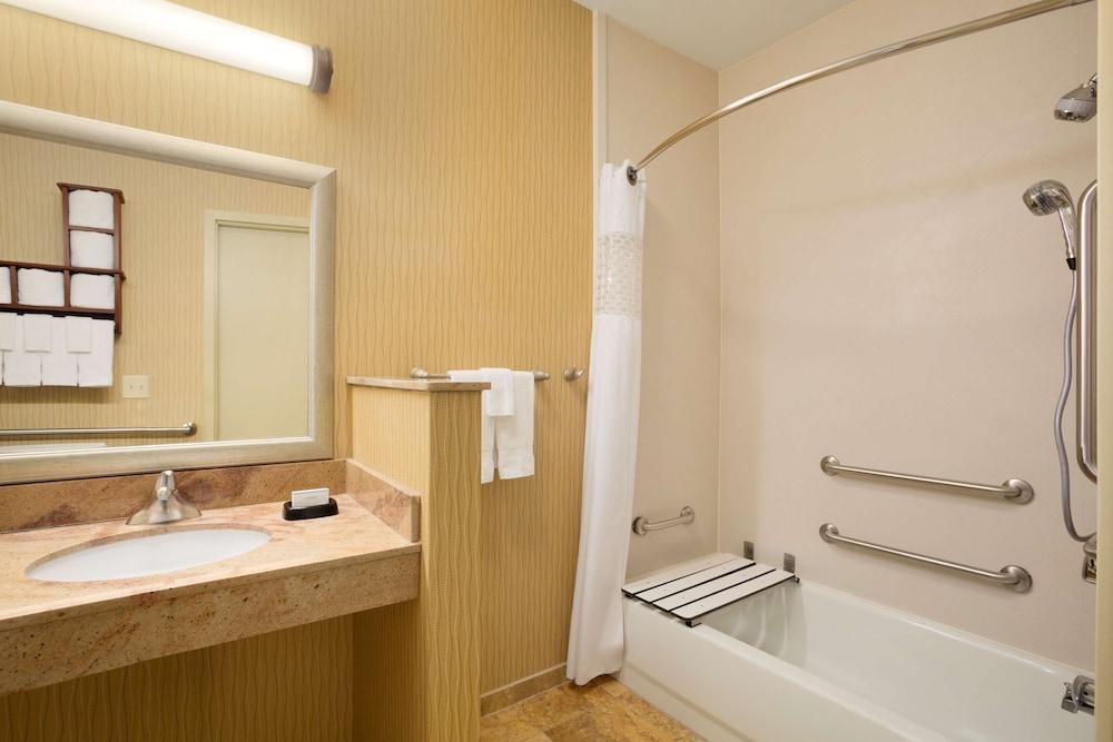 Hampton Inn Fort Worth Southwest Cityview photo 15