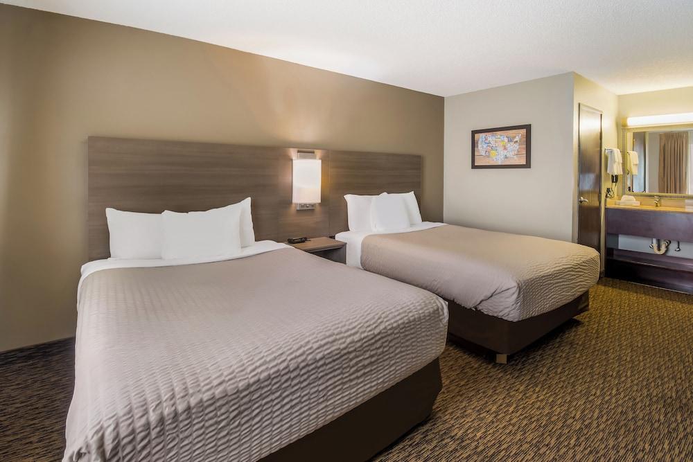 Econo Lodge Duluth near Miller Hill Mall photo 25