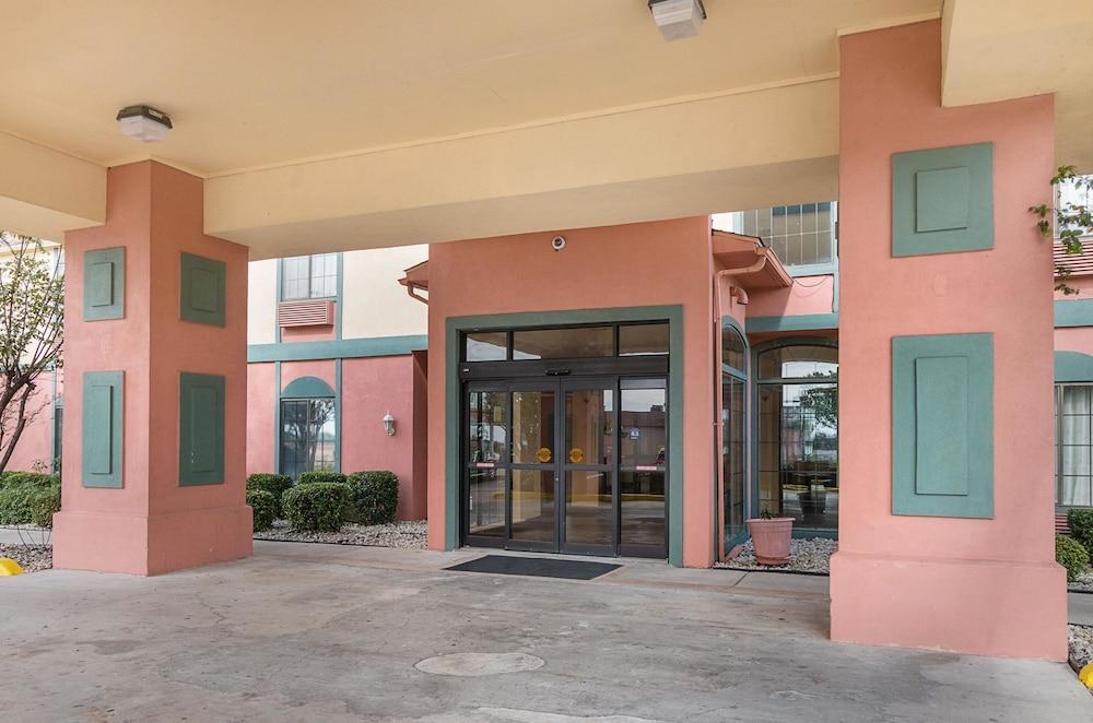 Quality Suites Temple I-35 photo 1