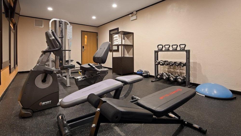 White Pines Inn & Suites photo 38
