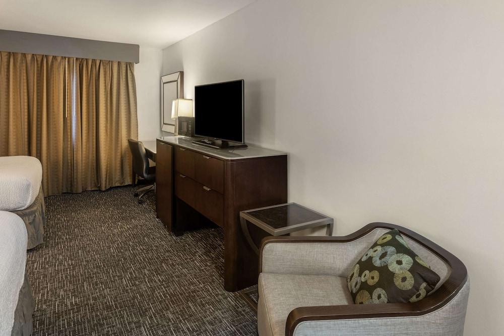 Quality Inn & Suites Caribou photo 38