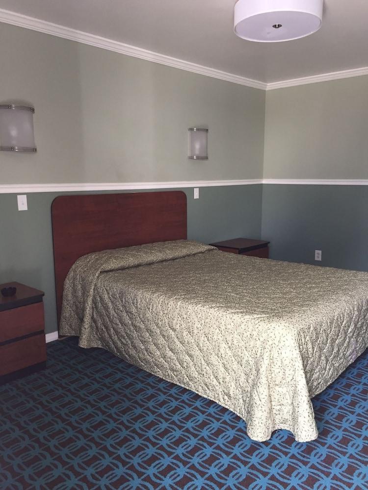 Shirley Motel photo 11