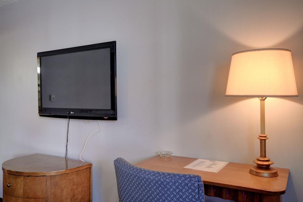 Aviation Inn photo 20