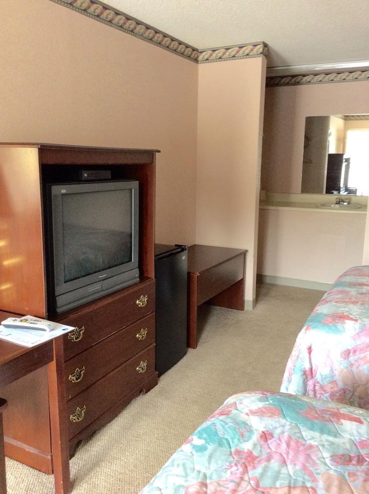 Budget Inn photo 11
