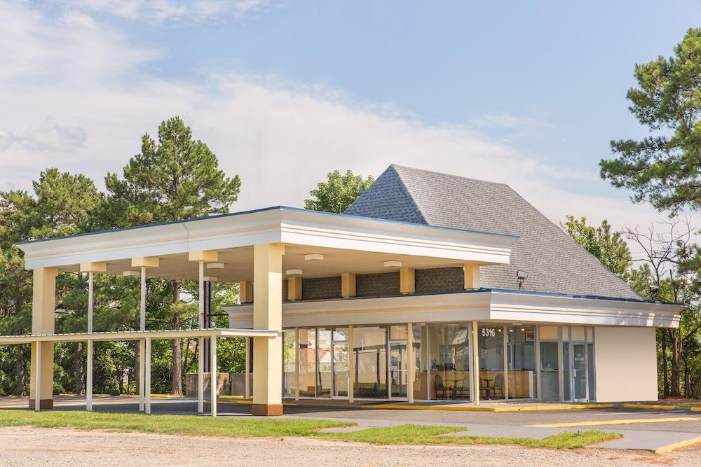 Garden Inn photo 1