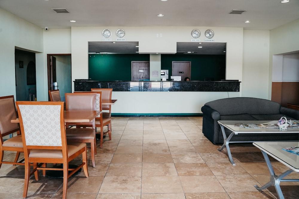 Hotel Bluestone photo 2