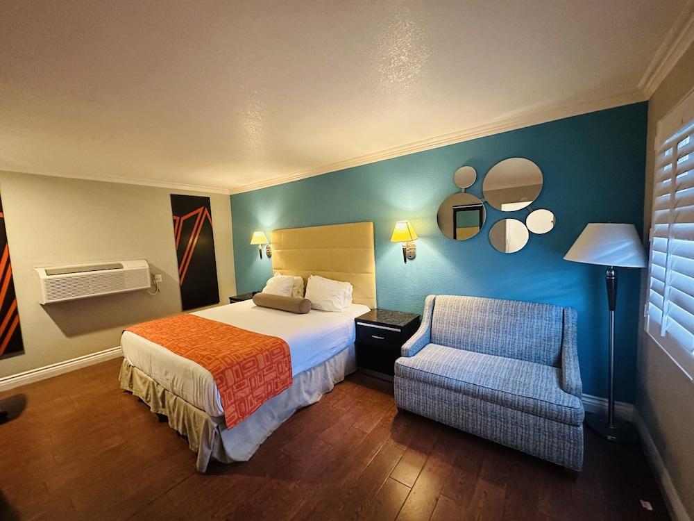 Casa Blanca Hotel - Orange photo 54