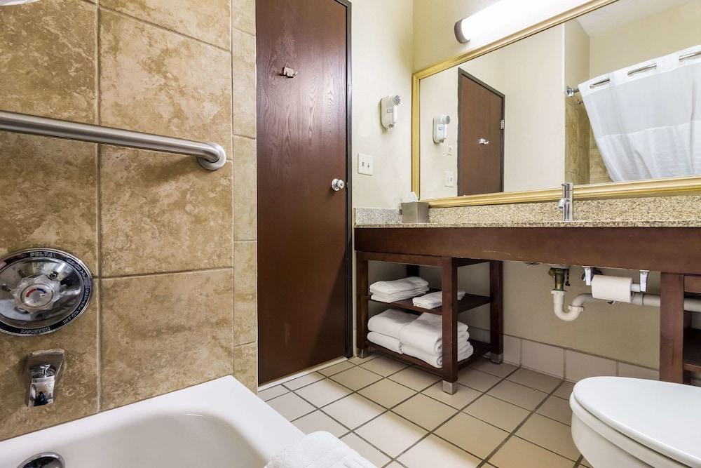 Comfort Suites Sioux Falls Mall District photo 9
