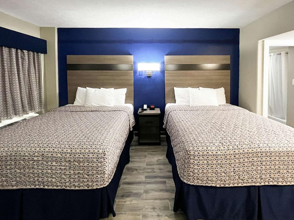 Blue Wave Inn photo 13