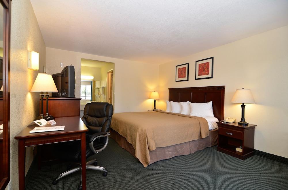 Quality Inn San Diego I-5 Naval Base photo 13