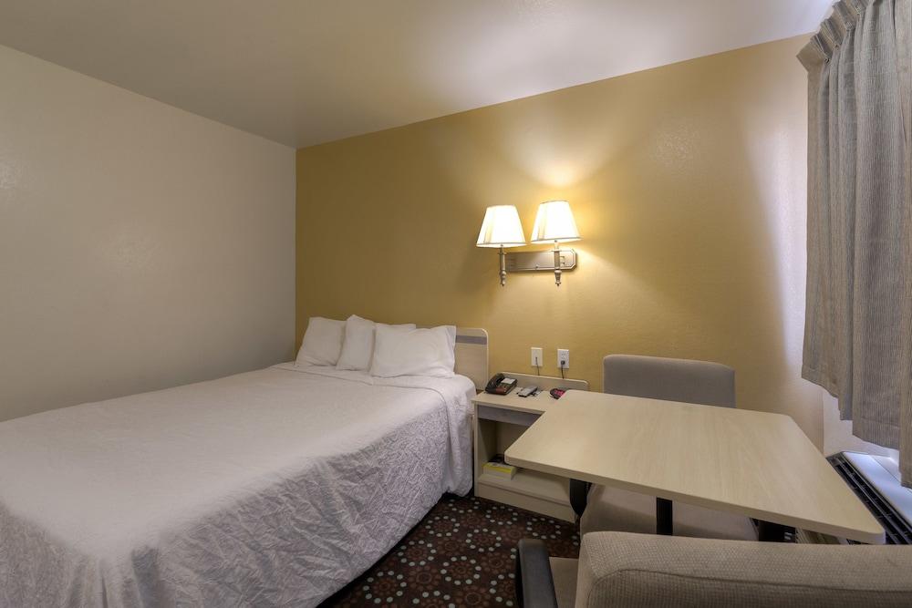 Americas Best Value Inn Amarillo Airport photo 29