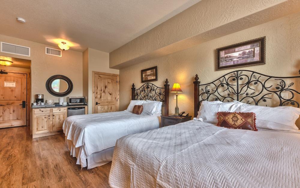 Silverado Lodge photo 38