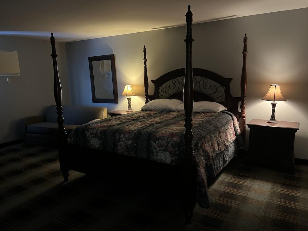 The Ridge Hotel Portage photo 21