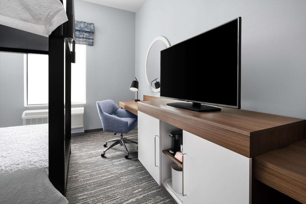 Hampton Inn & Suites Bridgeview Chicago photo 26