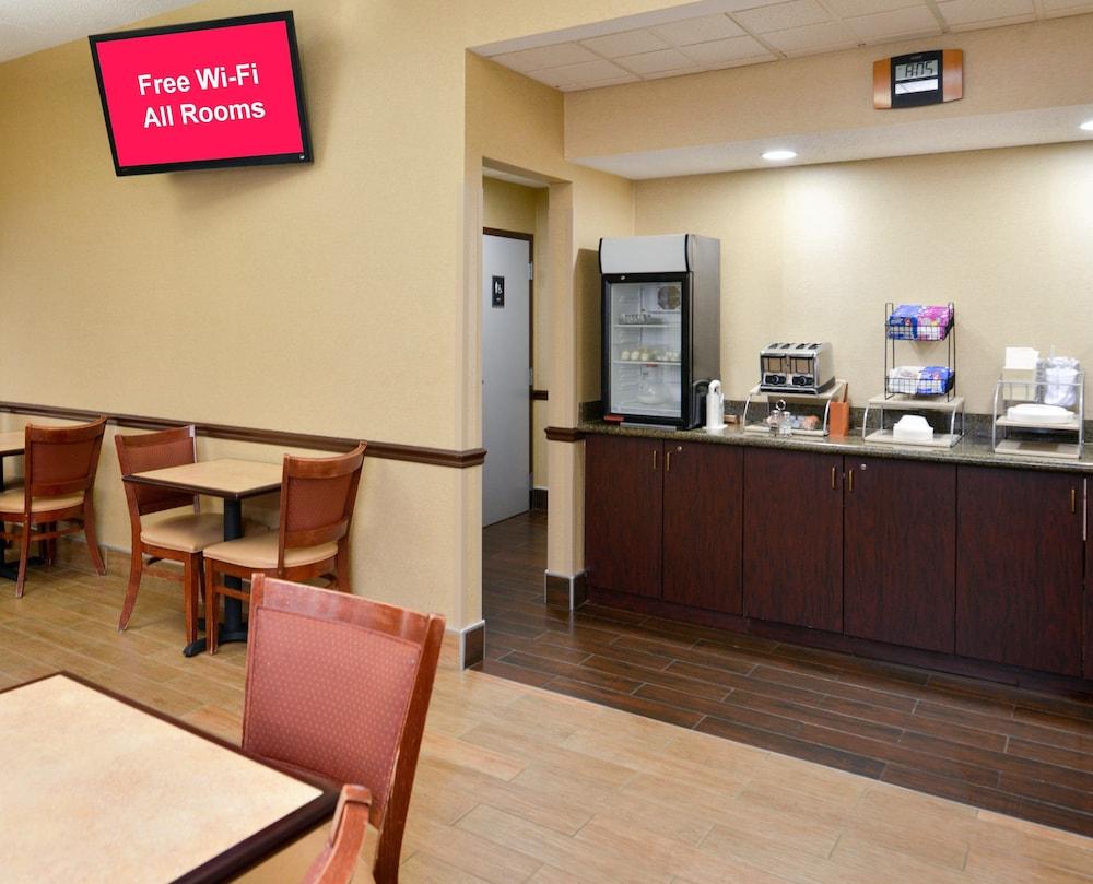 Red Roof Inn & Suites Columbus - West Broad photo 19