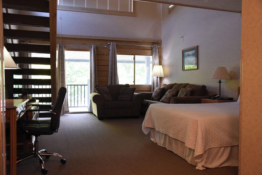 Paddle Wheel Inn photo 17