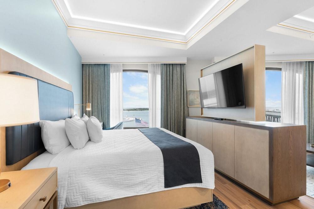 Harbor Suites at Harborwalk Village photo 15