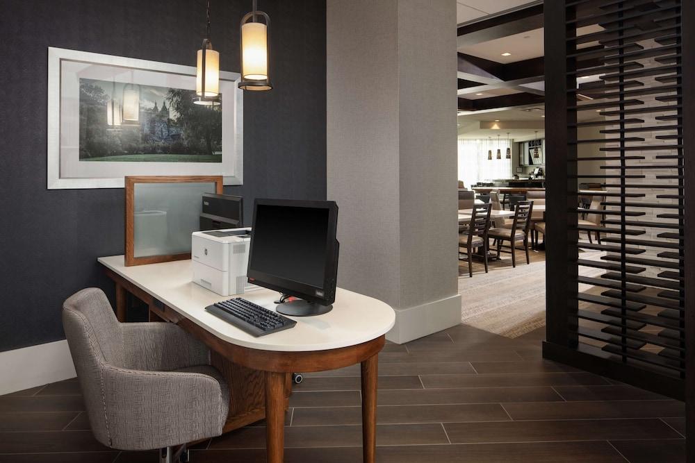 Homewood Suites by Hilton Teaneck Glenpointe photo 42