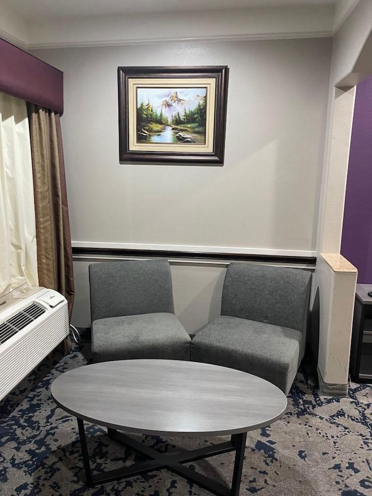 Scottish Inns and Suites Alvin photo 15