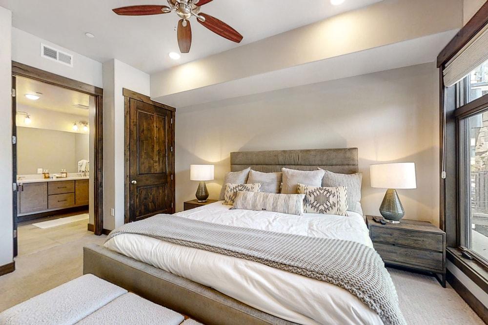The Residences at Blackstone photo 6