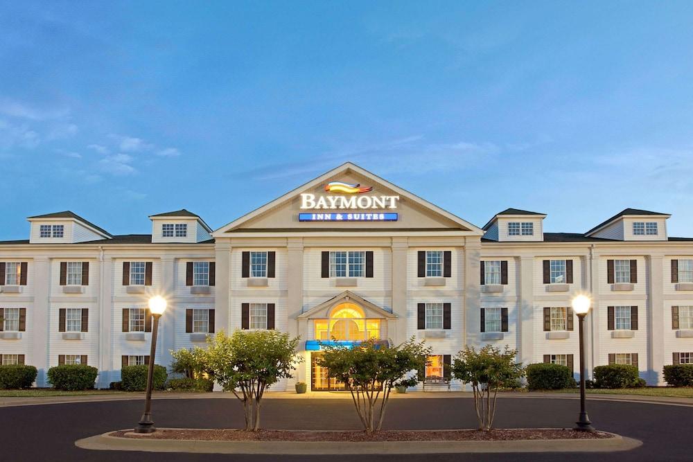 Baymont by Wyndham Pearl photo 1