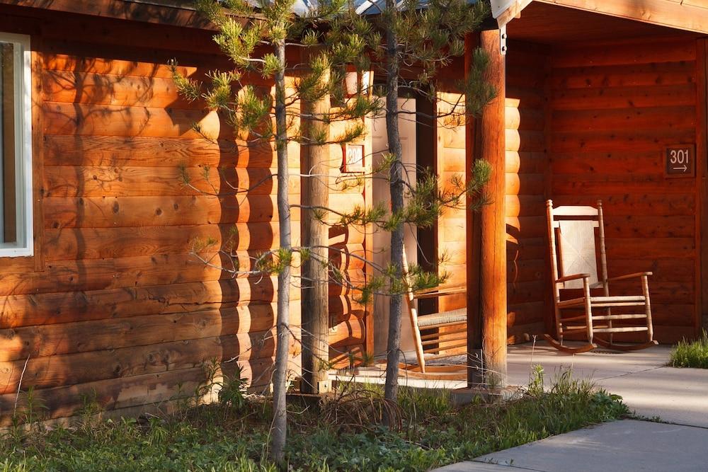 Headwaters Lodge & Cabins at Flagg Ranch photo 34