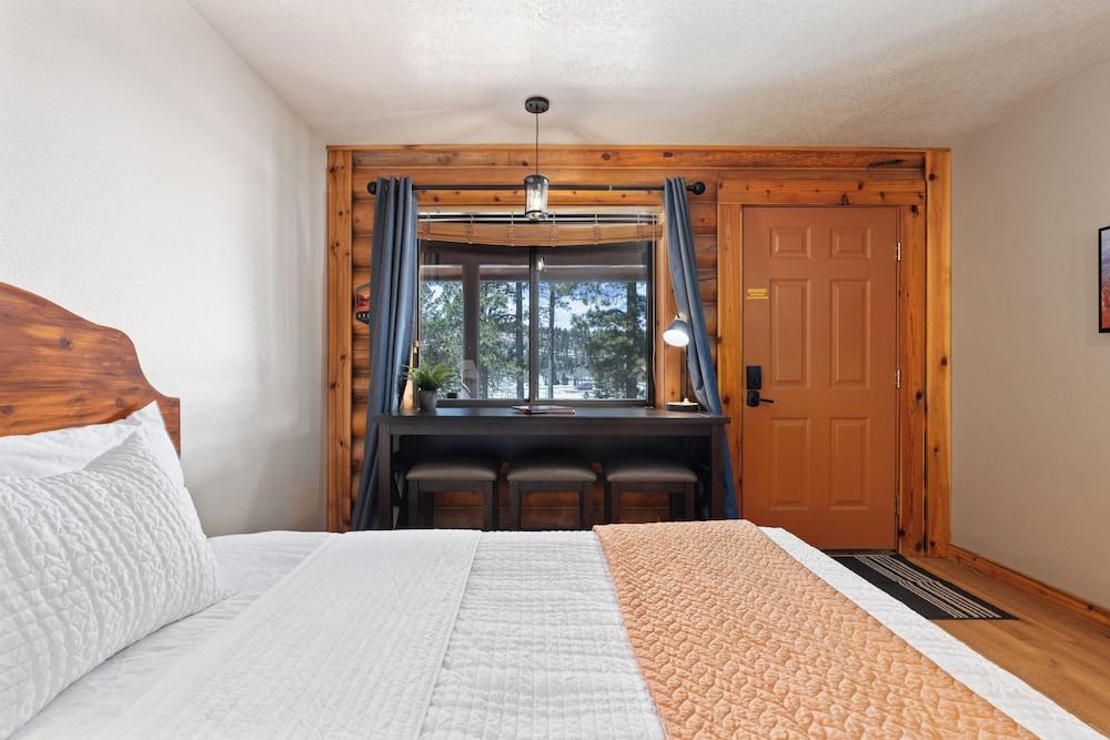 Duck Creek Village Inn photo 68