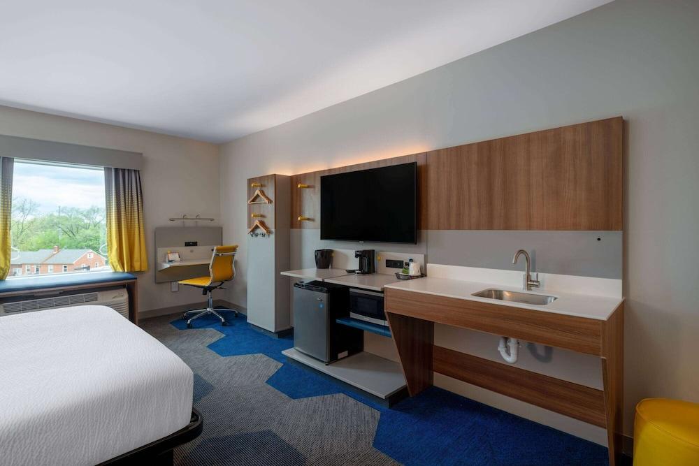 Microtel Inn & Suites by Wyndham Winchester photo 14